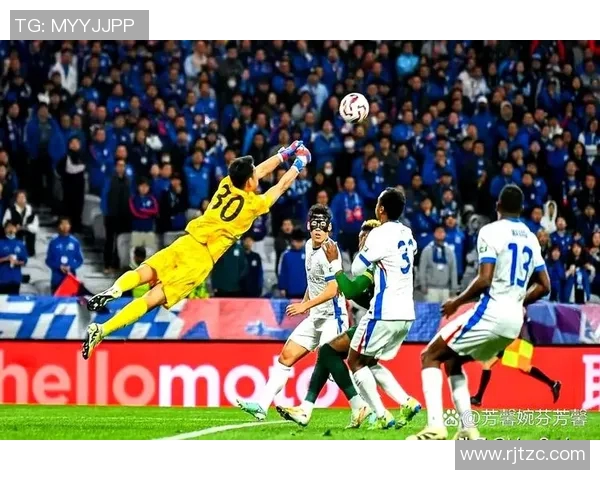 足球明星的光环下是否隐藏着伤害与威胁的阴影探讨人性与体育的复杂关系