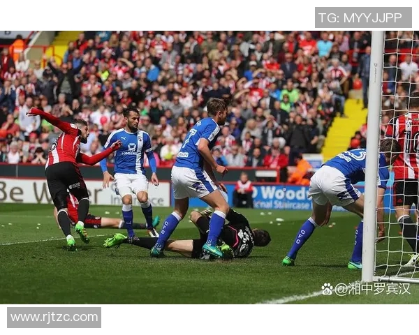 曼彻斯特联队与狼队激战正酣谁能在英超赛场上笑到最后